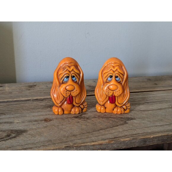 3/25$ Sad dogs plastic Salt and Pepper Shakers, Made in Hong Kong - Picture 1 of 7